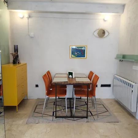Moderno En El Centro 拉科鲁尼亚